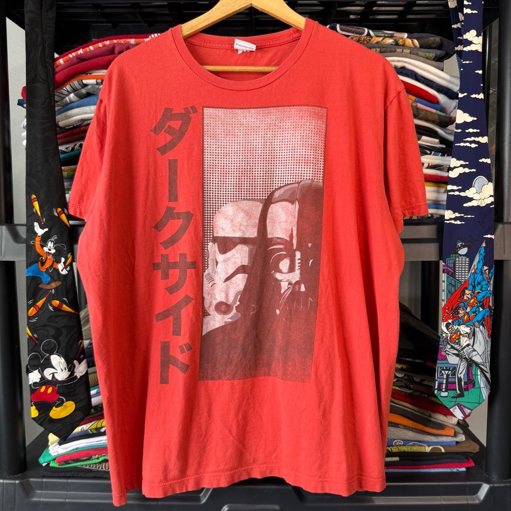 Retro Red Star Wars Japanese Darth Vader Graphic T-Shirt Large Light Marks